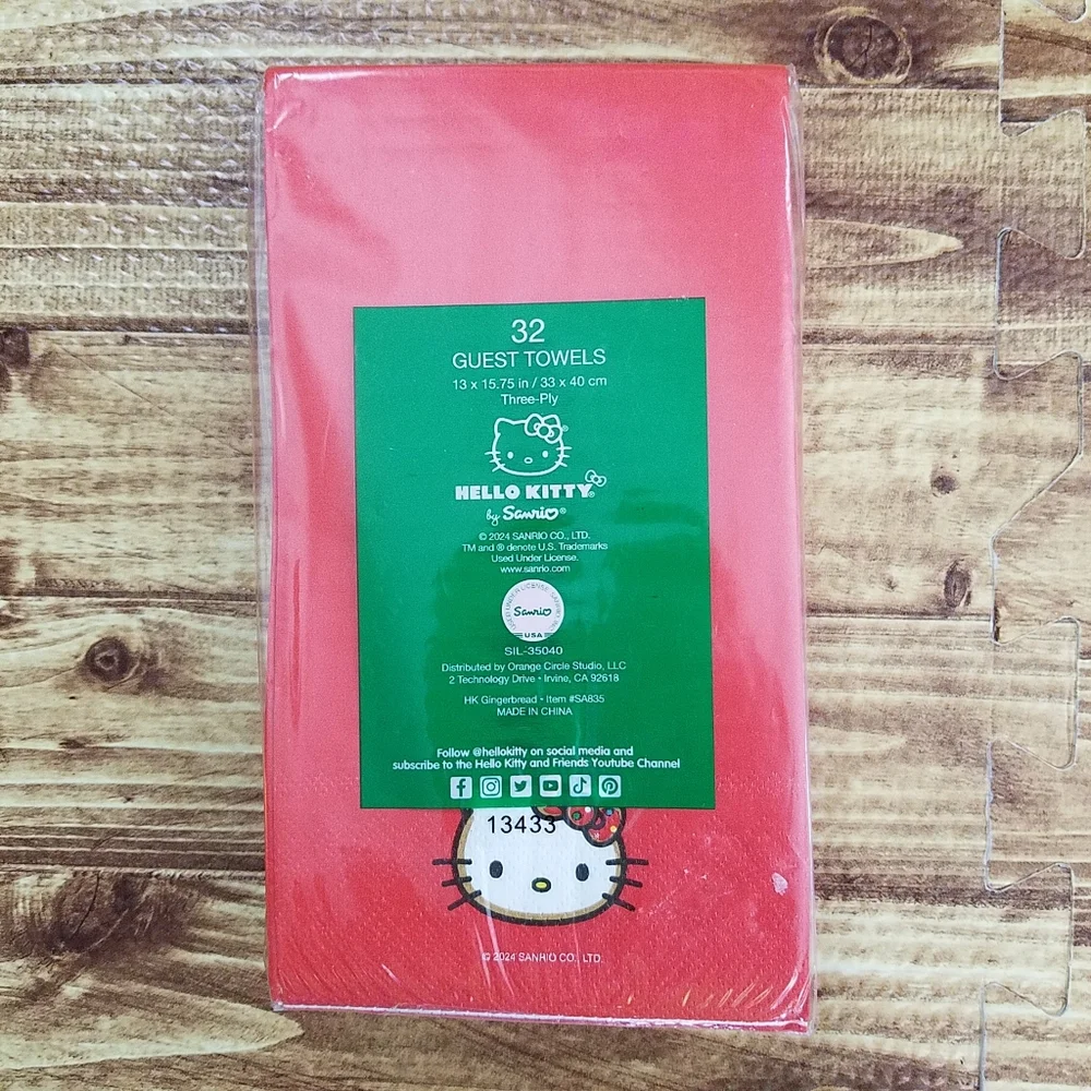 Hello Kitty Christmas Red Gingerbread Guest Towels Napkins 33x40cm 3 Ply Sanrio